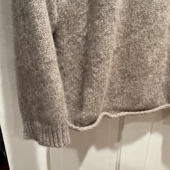 Beautiful sweater by Bare knitwear - Picture 5 of 5